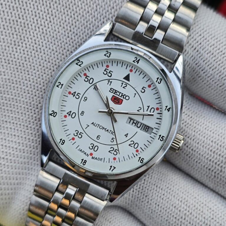 Seiko 5 Automatic Men steel back 17 Jewels vintage japanese Refurbished Mod Wrist watch champagne White dial