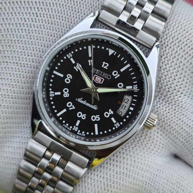 Seiko 5 Automatic Men steel back 17 Jewels vintage japanese Refurbished Mod Wrist watch champagne Black dial