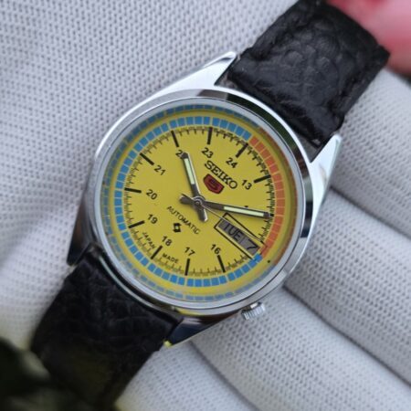 Seiko 5 Automatic Men steel back 17 Jewels vintage japanese Refurbished Mod Wrist watch champagne Yellow dial