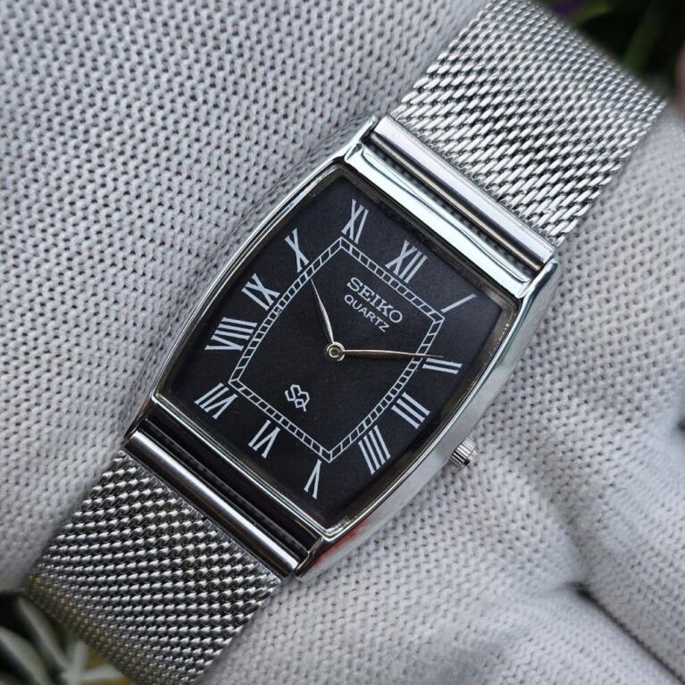 Seiko Tank Quartz Men's Silver tone sub-Second Roman Black dial Mod wrist watch