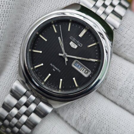 Seiko 5 Automatic Men steel back 17 Jewels vintage japanese Wrist watch champagne Black dial