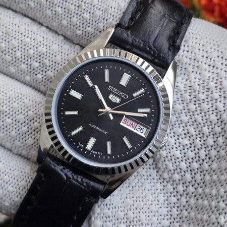 Seiko 5 Automatic Men's steel back 17 Jewels vintage japanese Wrist watch champagne Black dial