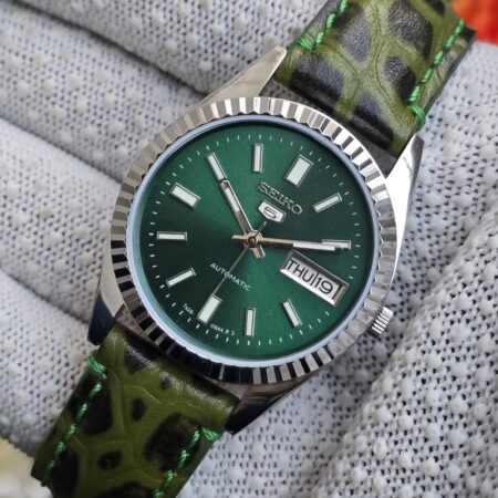 Seiko 5 Automatic Men steel back 17 Jewels vintage japanese Wrist watch champagne Green dial